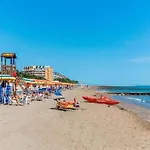 In Caorle Near Seabeach * بورتو سانتا مارغريتا دي كاورل