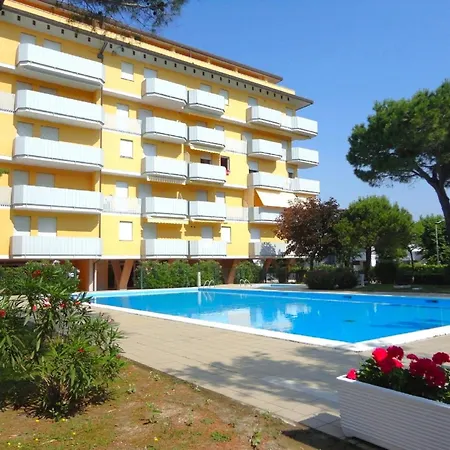 In Caorle Near Seabeach Apartman *