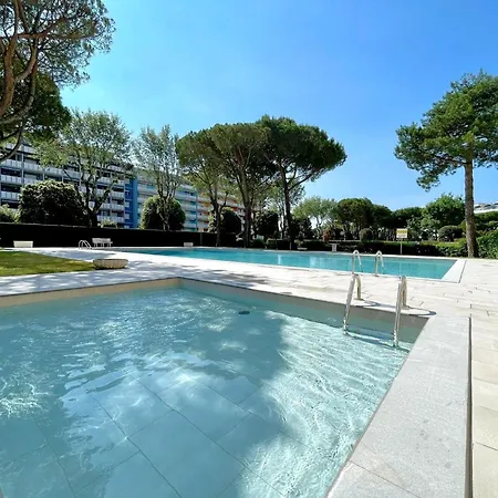 Διαμέρισμα With Shared Pool